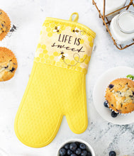 Load image into Gallery viewer, Happiness is home made silicone oven mitt
